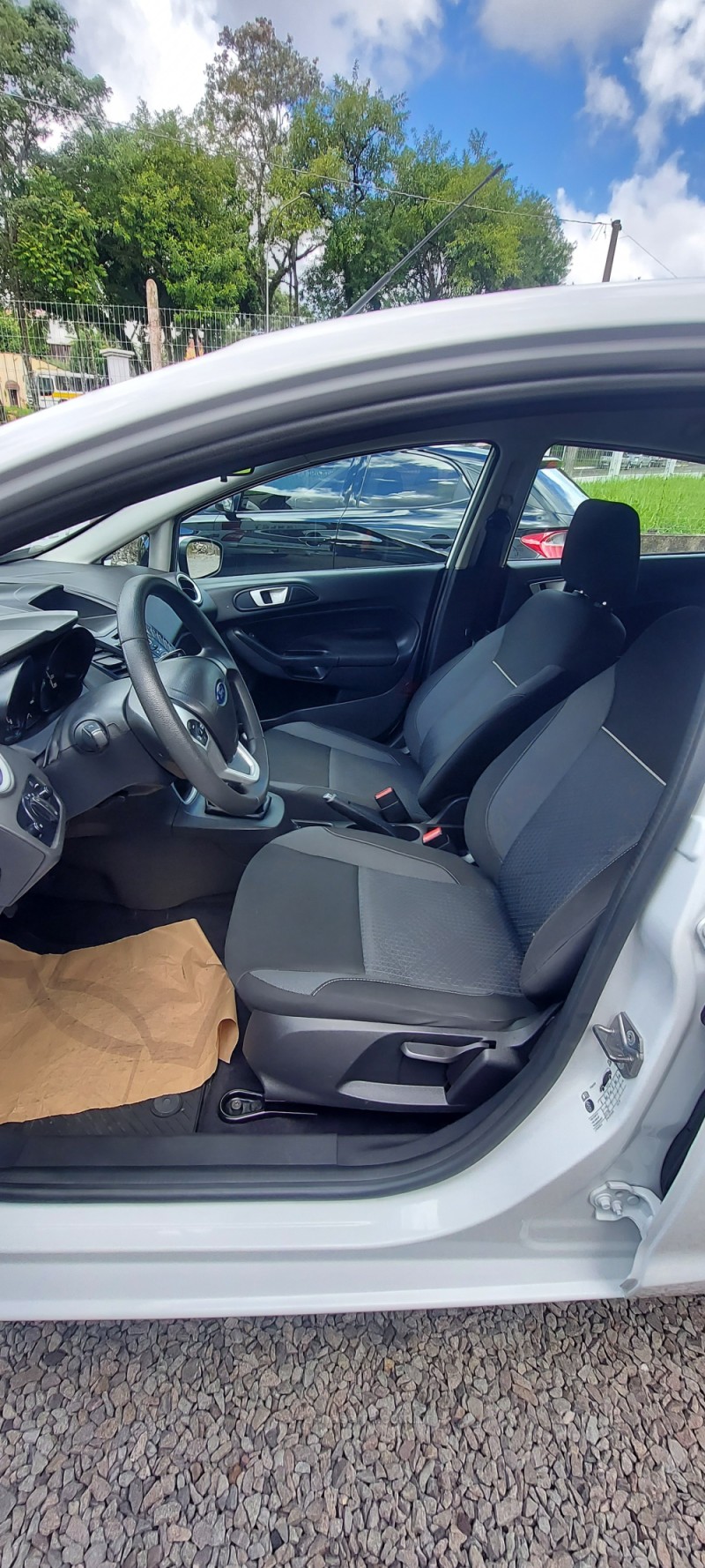 FIESTA 1.6 SE HATCH 16V FLEX 4P MANUAL - 2018 - BOM PRINCíPIO