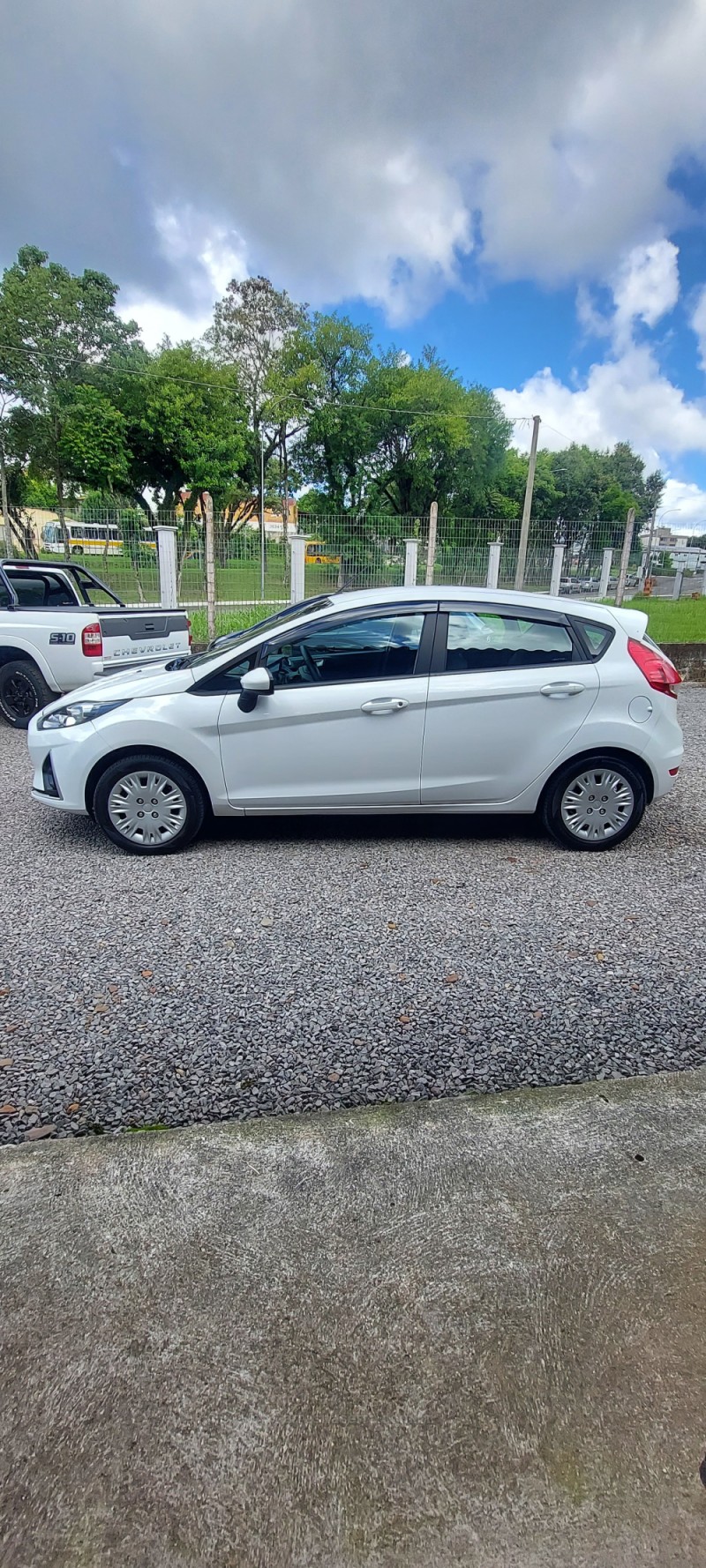 FIESTA 1.6 SE HATCH 16V FLEX 4P MANUAL - 2018 - BOM PRINCíPIO