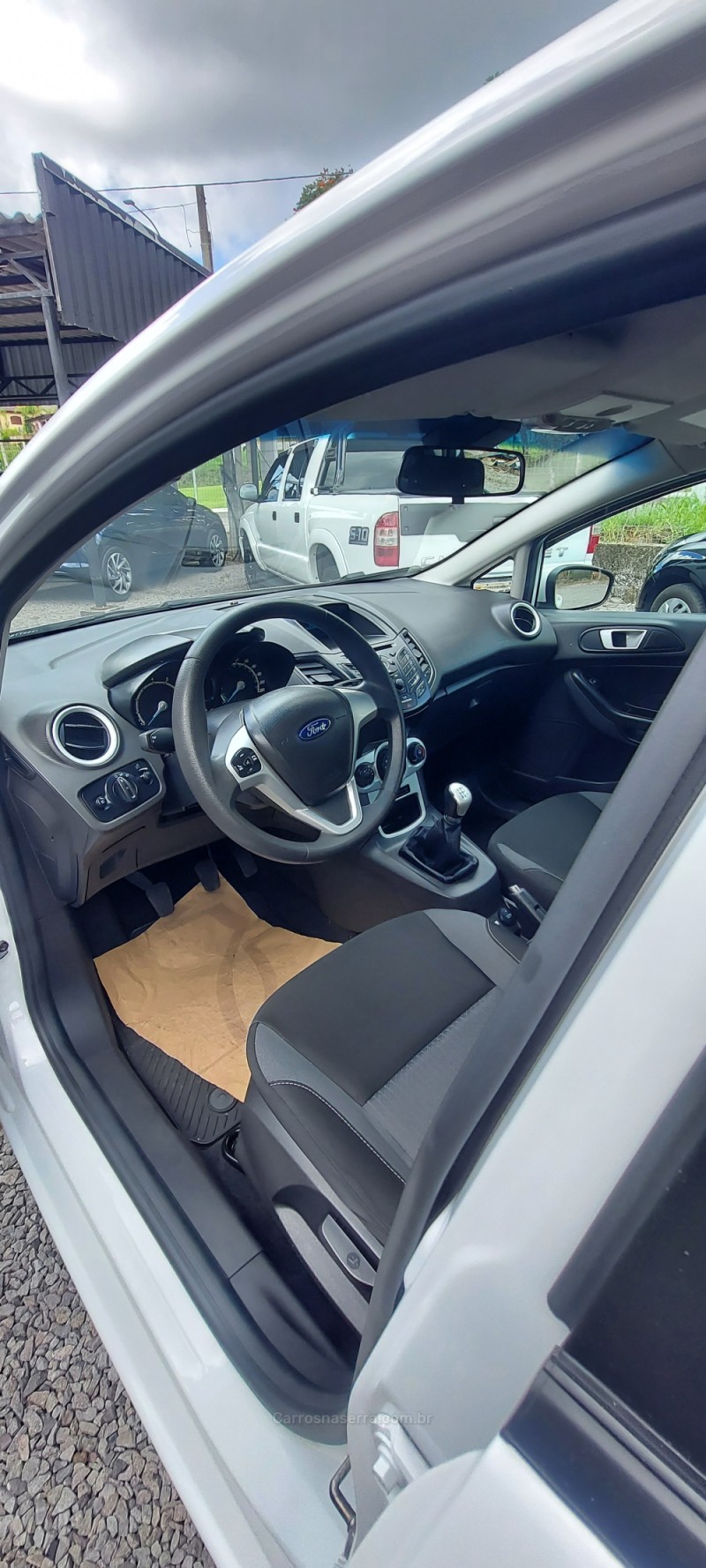 FIESTA 1.6 SE HATCH 16V FLEX 4P MANUAL - 2018 - BOM PRINCíPIO
