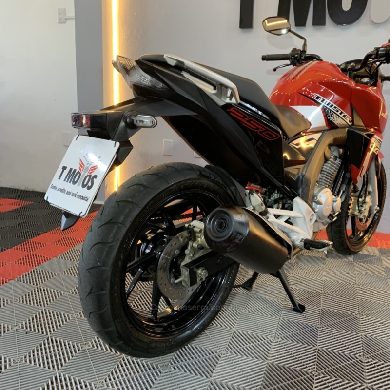 CB 250F TWISTER CBS - 2021 - PORTãO