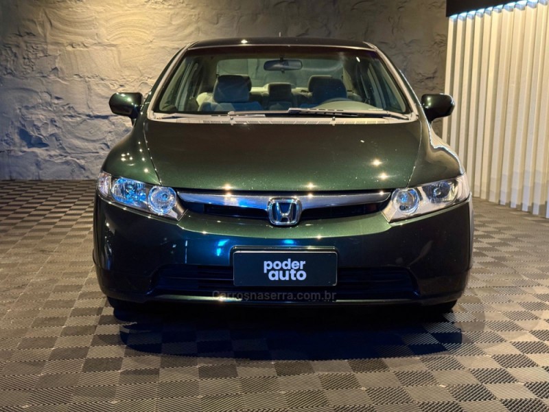 CIVIC 1.8 LXS 16V FLEX 4P MANUAL - 2008 - FARROUPILHA