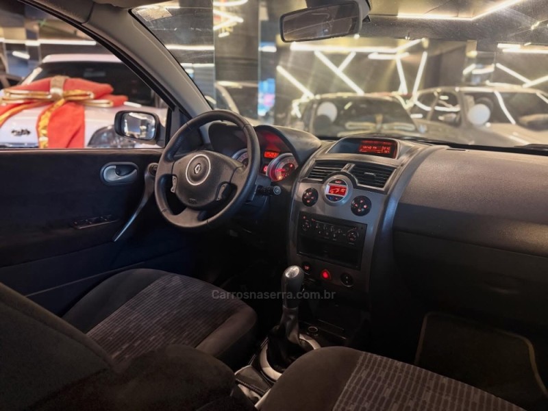 MÉGANE 1.6 DYNAMIQUE GRAND TOUR 16V FLEX 4P MANUAL - 2013 - NOVO HAMBURGO