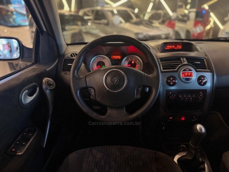 MÉGANE 1.6 DYNAMIQUE GRAND TOUR 16V FLEX 4P MANUAL - 2013 - NOVO HAMBURGO