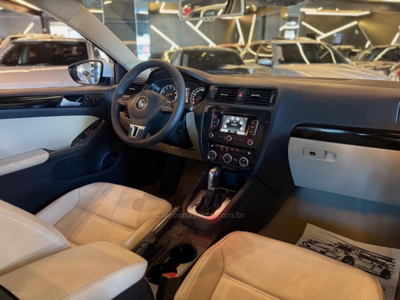 JETTA 2.0 COMFORTLINE FLEX 4P TIPTRONIC - 2014 - NOVO HAMBURGO