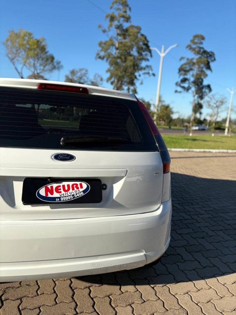 FIESTA 1.6 MPI HATCH 8V FLEX 4P MANUAL - 2014 - LAJEADO