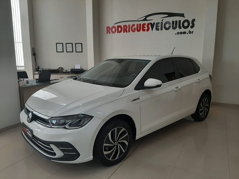 POLO 1.0 170 TSI 12V HIGHLINE FLEX 4P AUTOMÁTICO - 2025 - CAXIAS DO SUL