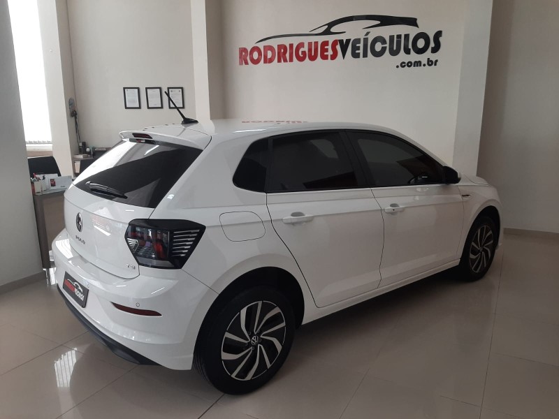 POLO 1.0 170 TSI 12V HIGHLINE FLEX 4P AUTOMÁTICO - 2025 - CAXIAS DO SUL