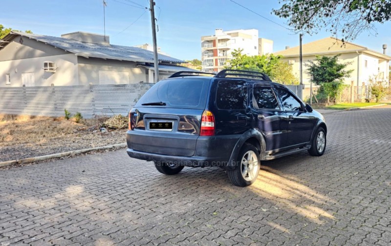 PALIO 1.6 MPI ADVENTURE WEEKEND 8V GASOLINA 4P MANUAL - 2002 - IVOTI