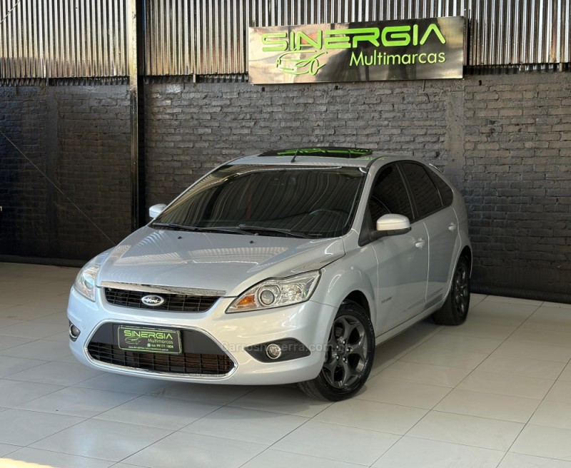 focus 2.0 titanium hatch 16v flex 4p automatico 2013 caxias do sul