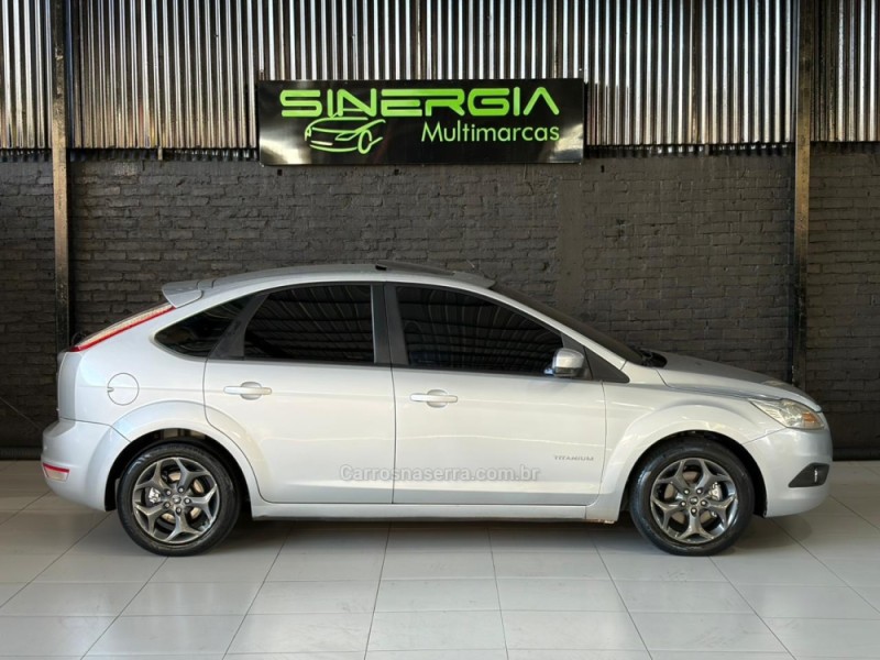 FOCUS 2.0 TITANIUM HATCH 16V FLEX 4P AUTOMÁTICO - 2013 - CAXIAS DO SUL