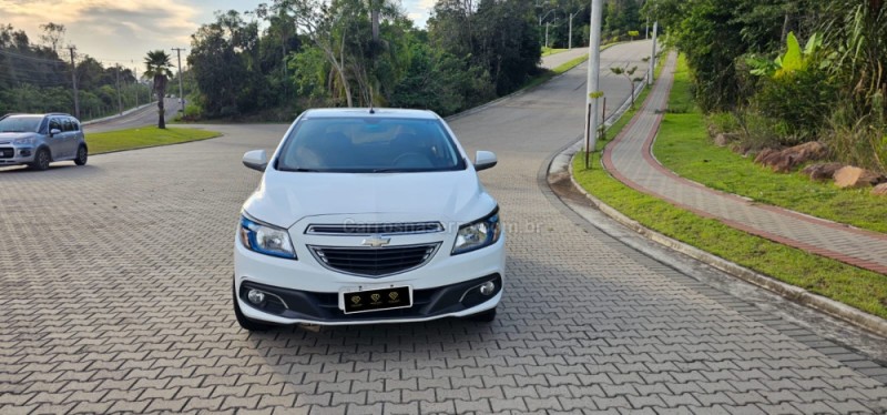 ONIX 1.4 MPFI LTZ 8V FLEX 4P MANUAL - 2015 - IVOTI