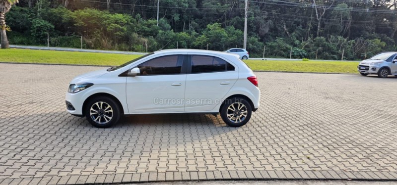 ONIX 1.4 MPFI LTZ 8V FLEX 4P MANUAL - 2015 - IVOTI