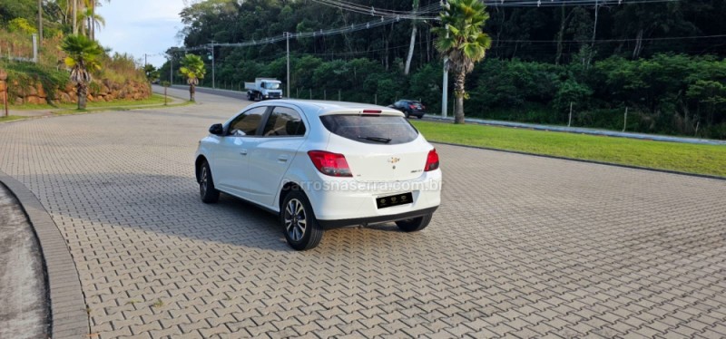 ONIX 1.4 MPFI LTZ 8V FLEX 4P MANUAL - 2015 - IVOTI