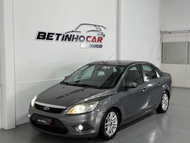 FOCUS 2.0 GLX 16V FLEX 4P MANUAL - 2012 - ESTâNCIA VELHA