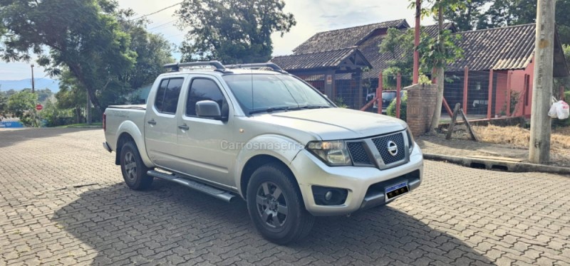 FRONTIER 2.3 ATTACK 4X4 CD BI-TURBO DIESEL 4P AUTOMÁTICO - 2014 - IVOTI