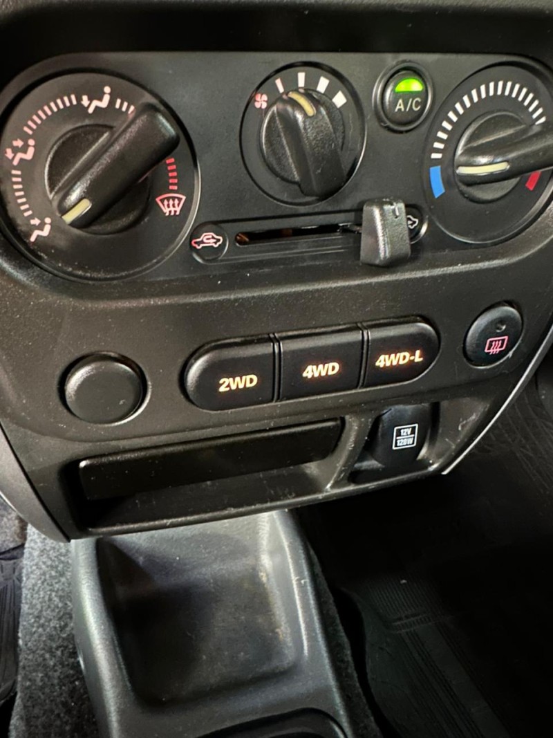 JIMNY 1.3 4ALL 4X4 16V GASOLINA 2P MANUAL - 2014 - SãO LEOPOLDO