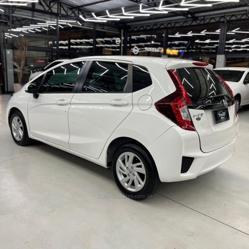 FIT 1.5 LX 16V FLEX 4P MANUAL - 2017 - CANOAS