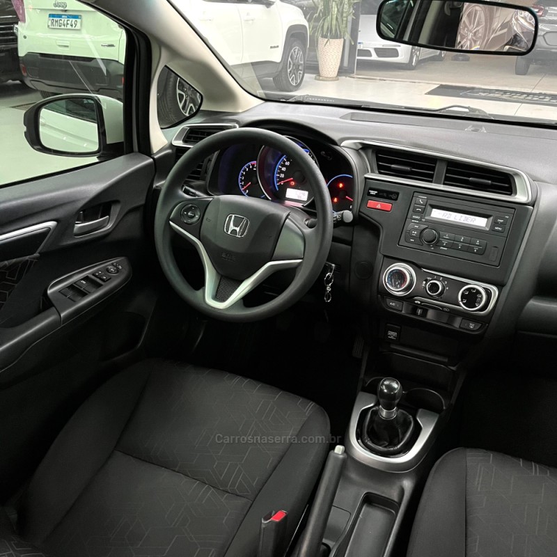 FIT 1.5 LX 16V FLEX 4P MANUAL - 2017 - CANOAS