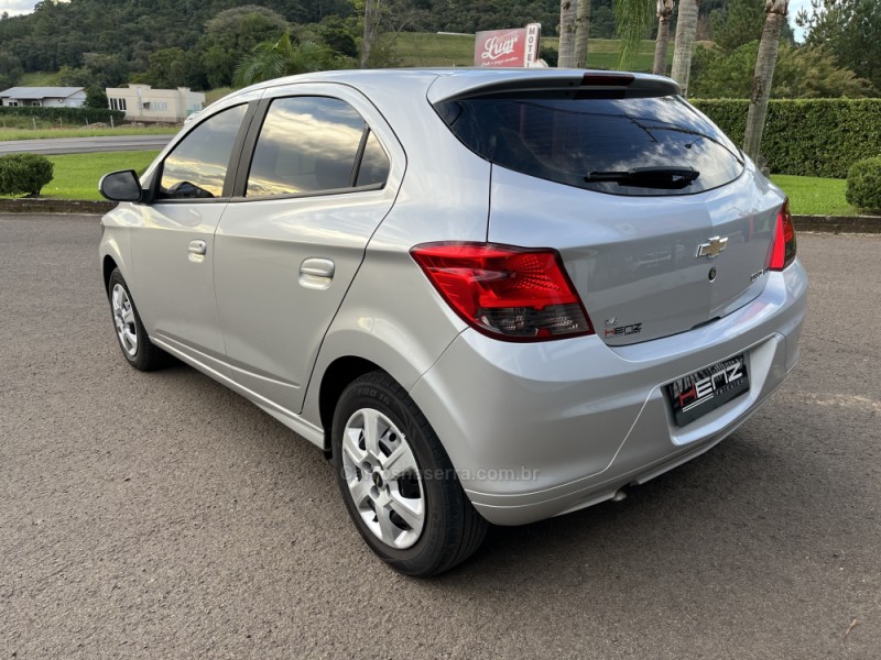 ONIX 1.4 MPFI LT 8V FLEX 4P MANUAL - 2016 - BOM PRINCíPIO