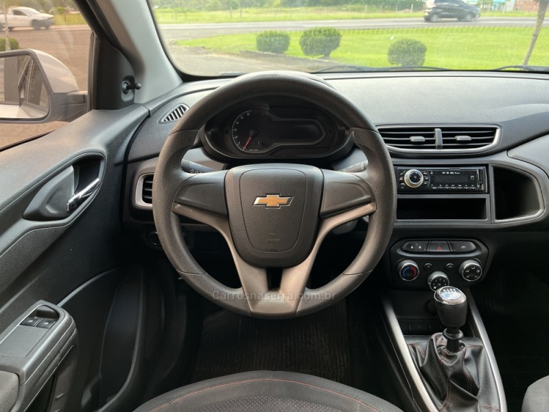 ONIX 1.4 MPFI LT 8V FLEX 4P MANUAL - 2016 - BOM PRINCíPIO