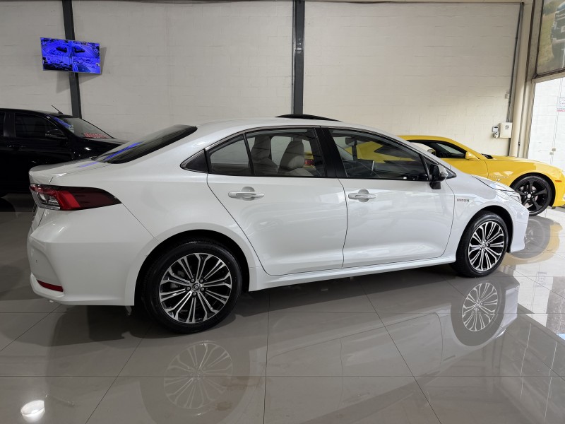 COROLLA 2.0 ALTIS PREMIUM 16V FLEX 4P AUTOMÁTICO - 2022 - CAXIAS DO SUL