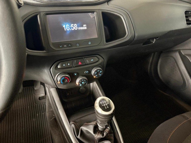 ONIX 1.4 MPFI LTZ 8V FLEX 4P MANUAL - 2014 - CAXIAS DO SUL