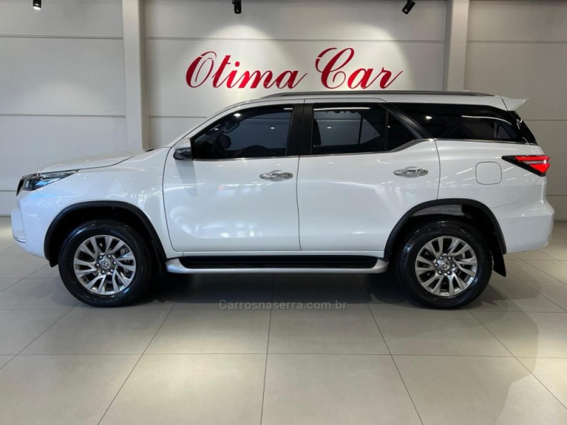 HILUX SW4 2.8 SRX 4X4 7 LUGARES 16V TURBO INTERCOOLER DIESEL 4P AUTOMÁTICO - 2024 - FLORES DA CUNHA