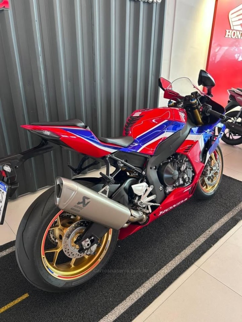 CBR 1000RR-R FIREBLADE SP - 2023 - CAXIAS DO SUL