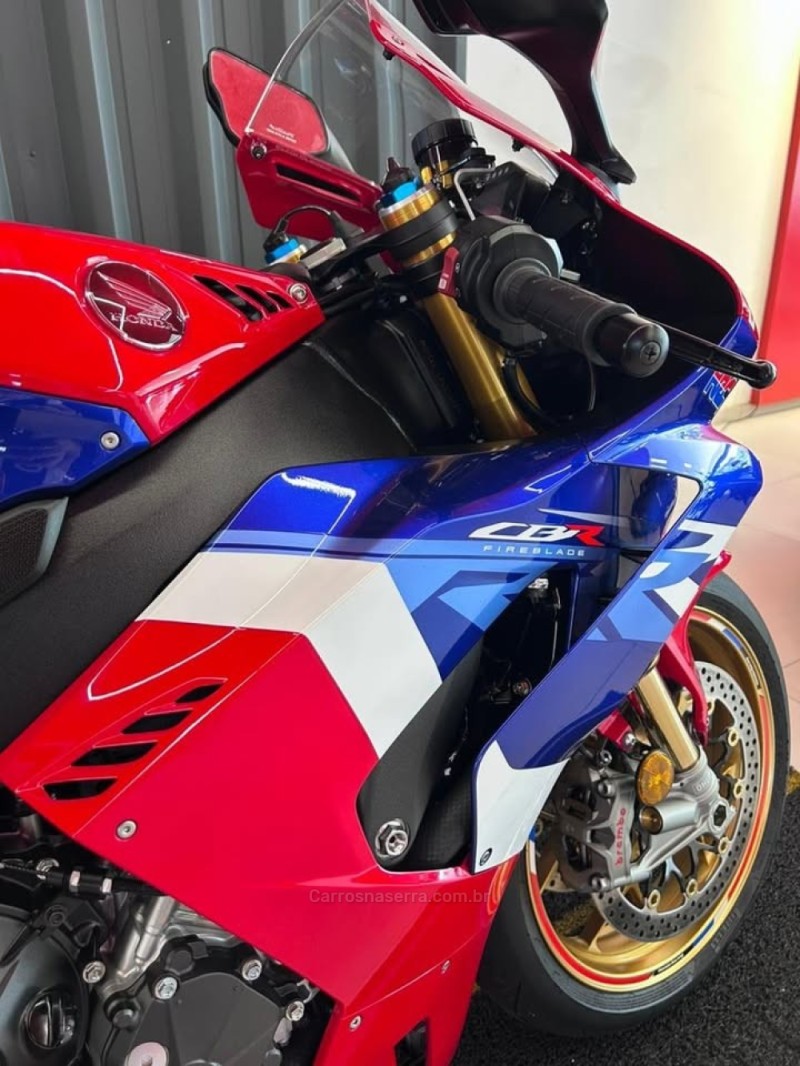 CBR 1000RR-R FIREBLADE SP - 2023 - CAXIAS DO SUL