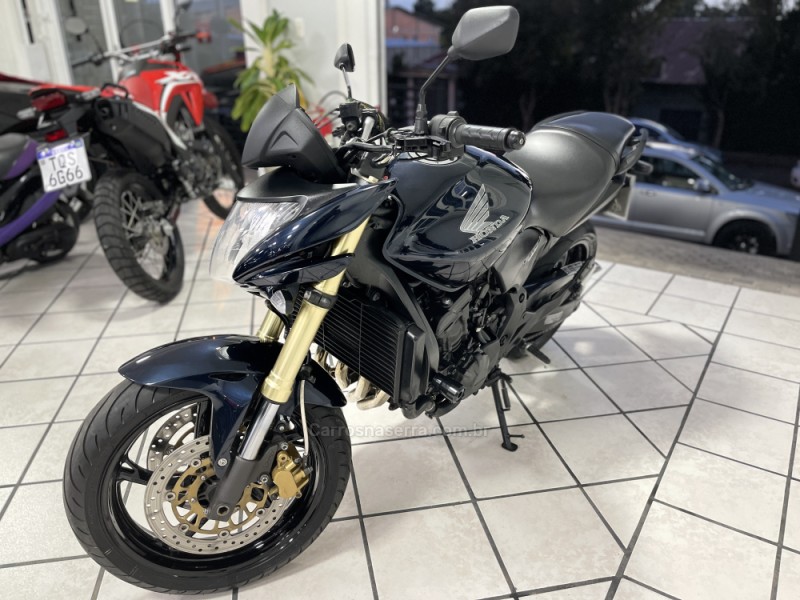 CB 600F HORNET - 2011 - BENTO GONçALVES