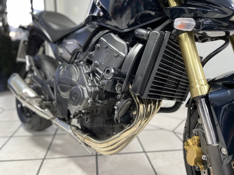 CB 600F HORNET - 2011 - BENTO GONçALVES