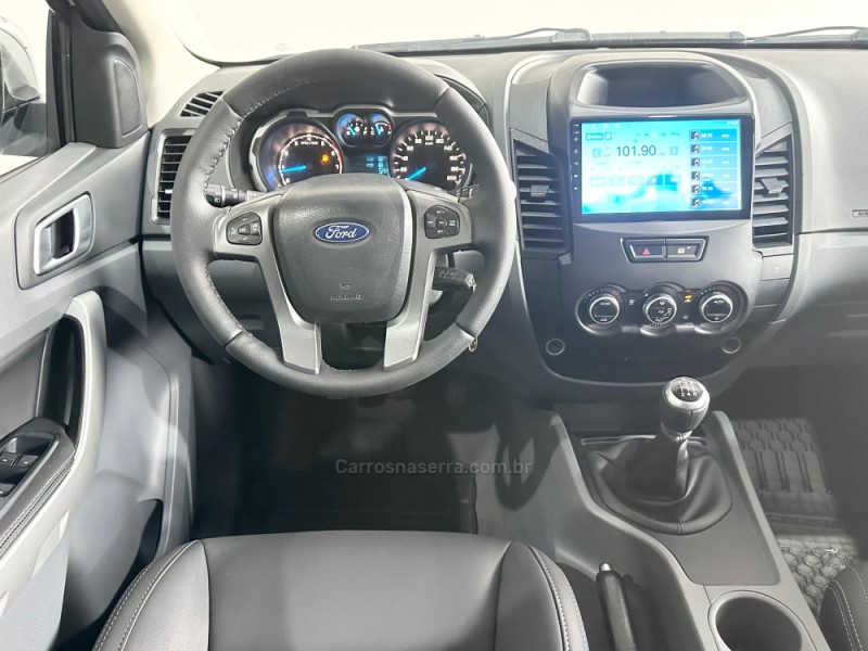 RANGER 2.5 XLT 4X2 CD 16V FLEX 4P MANUAL - 2015 - NOVO HAMBURGO