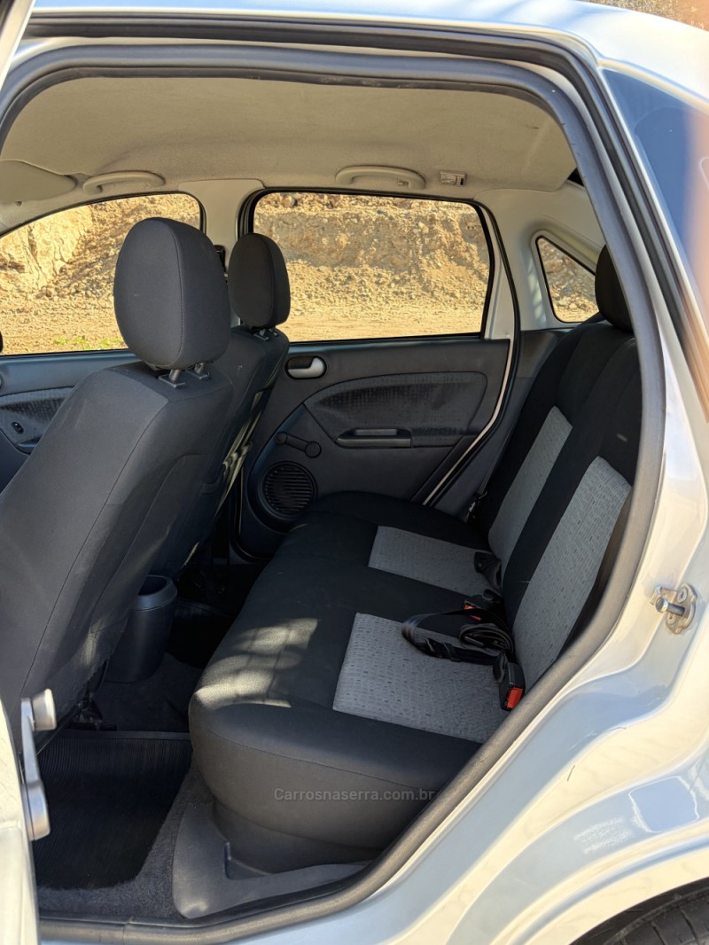 FIESTA 1.6 SE SEDAN 16V FLEX 4P MANUAL - 2012 - FLORES DA CUNHA