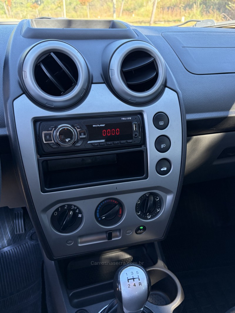 FIESTA 1.6 SE SEDAN 16V FLEX 4P MANUAL - 2012 - FLORES DA CUNHA