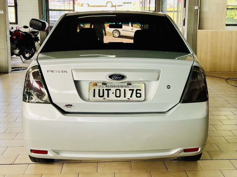 FIESTA 1.0 MPI SEDAN 8V FLEX 4P MANUAL - 2014 - CAXIAS DO SUL
