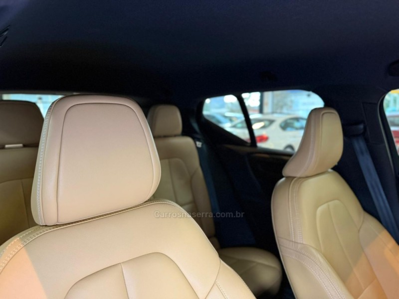 XC 40 2.0 T5 GASOLINA MOMENTUM AWD GEARTRONIC - 2020 - SãO LEOPOLDO
