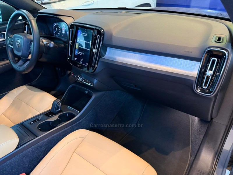 XC 40 2.0 T5 GASOLINA MOMENTUM AWD GEARTRONIC - 2020 - SãO LEOPOLDO