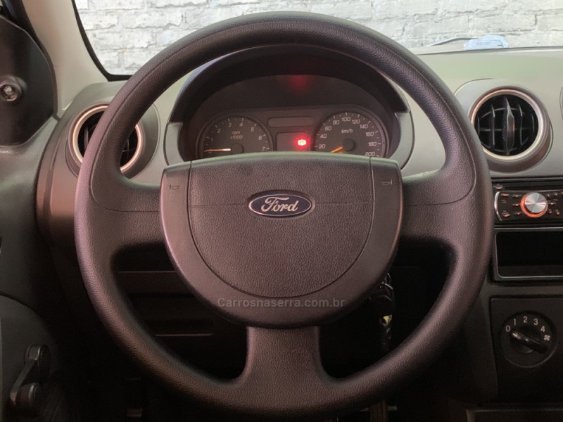 FIESTA 1.6 MPI SEDAN 8V FLEX 4P MANUAL - 2006 - CAXIAS DO SUL