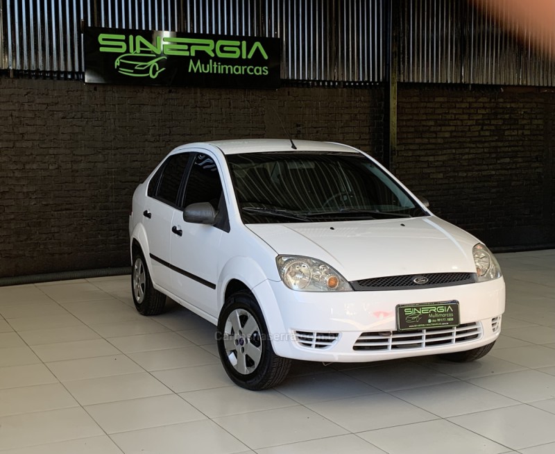 FIESTA 1.6 MPI SEDAN 8V FLEX 4P MANUAL - 2006 - CAXIAS DO SUL