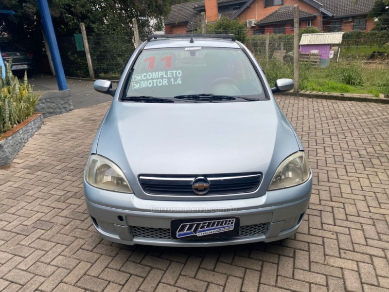CORSA 1.4 MPFI PREMIUM SEDAN 8V FLEX 4P MANUAL - 2011 - CANELA