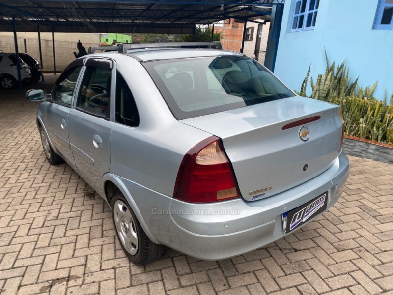 CORSA 1.4 MPFI PREMIUM SEDAN 8V FLEX 4P MANUAL - 2011 - CANELA