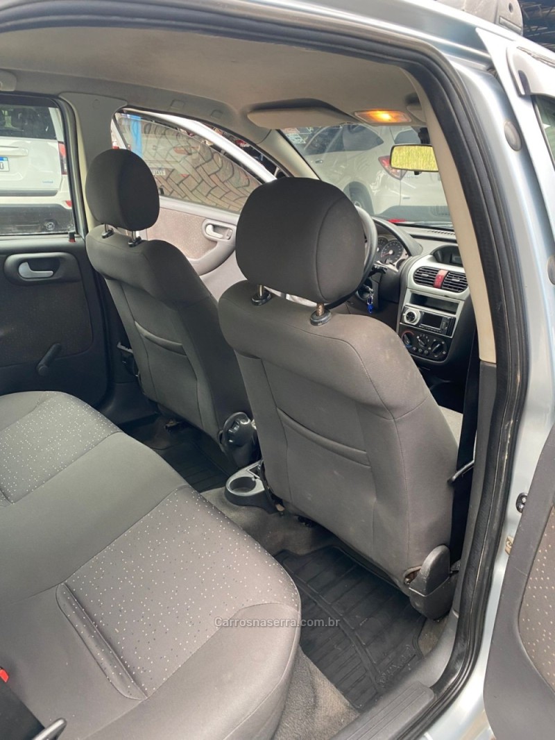 CORSA 1.4 MPFI PREMIUM SEDAN 8V FLEX 4P MANUAL - 2011 - CANELA