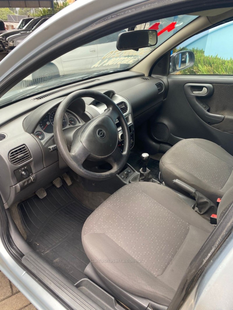 CORSA 1.4 MPFI PREMIUM SEDAN 8V FLEX 4P MANUAL - 2011 - CANELA
