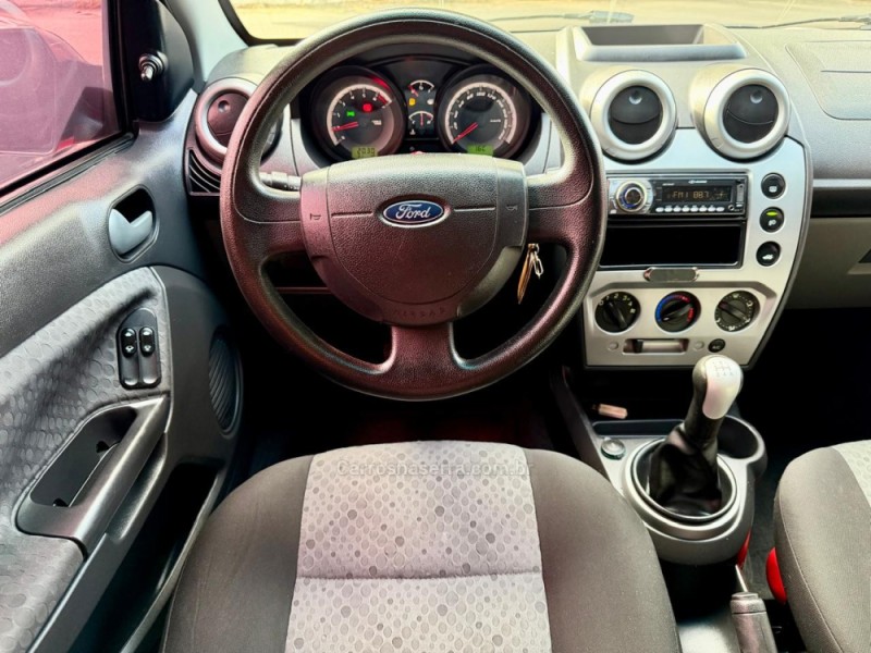 FIESTA 1.0 ROCAM SE 8V FLEX 4P MANUAL - 2014 - CAMPO BOM