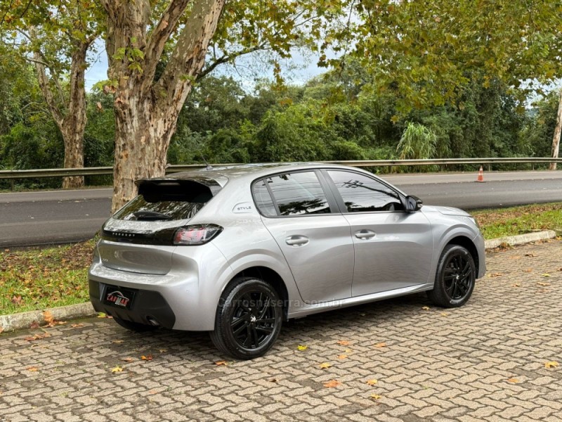208 1.0 STYLE FLEX 6V 4P MANUAL - 2023 - DOIS IRMãOS