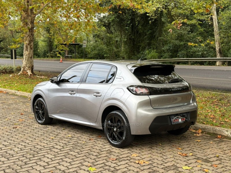 208 1.0 STYLE FLEX 6V 4P MANUAL - 2023 - DOIS IRMãOS