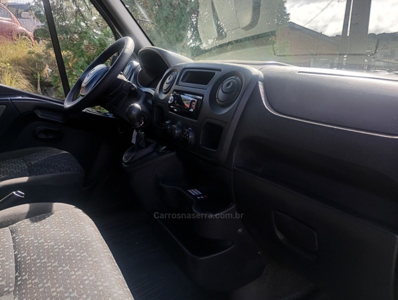 MASTER 2.3 DCI CHASSI CABINE L2H1 16V DIESEL 2P MANUAL - 2017 - FARROUPILHA
