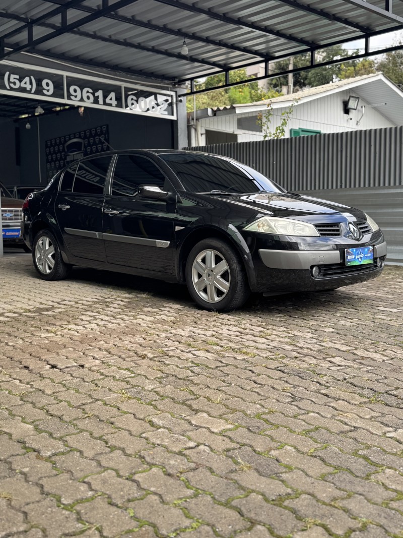 MÉGANE 1.6 DYNAMIQUE 16V FLEX 4P MANUAL