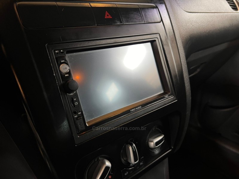 SPACEFOX 1.6 MI TREND 8V FLEX 4P MANUAL - 2012 - CAMPO BOM