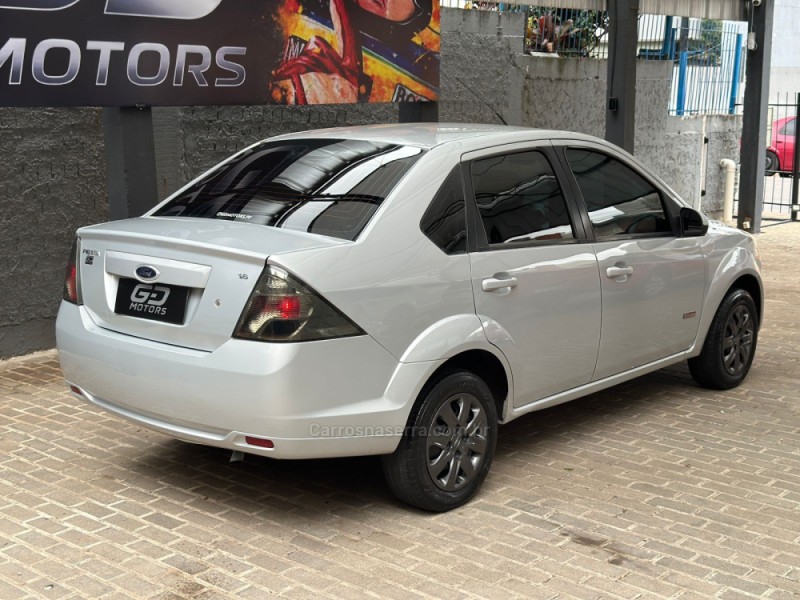 FIESTA 1.6 ROCAM SE SEDAN 8V FLEX 4P MANUAL - 2012 - PASSO FUNDO